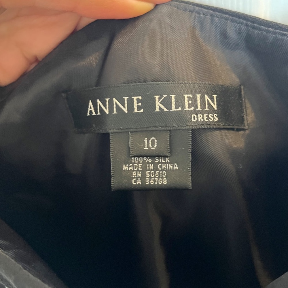 100% Silk Anne Klein Dress - 10 - Picture 2 of 3